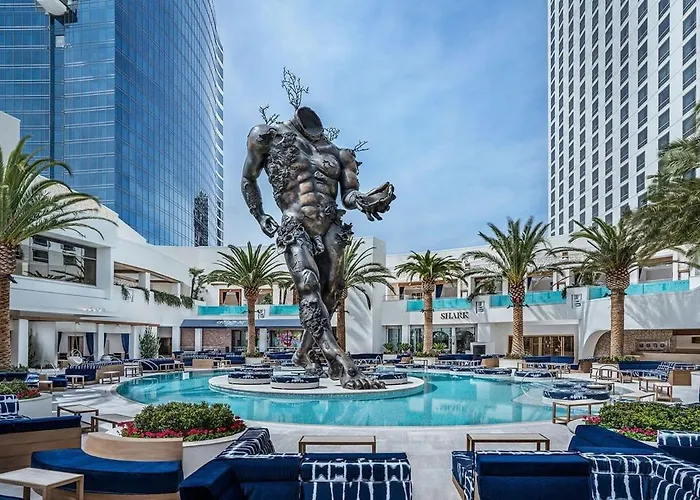 Stunning Strip View Studio W Balcony Access 35308